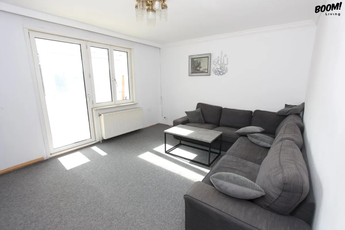 Charmante 3-Zimmer-Wohnung mit 2 Loggias in ruhiger Lage - Bild 1