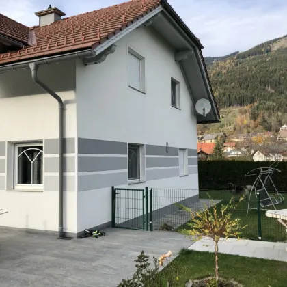Neuwertiges großzügiges Einfamilienhaus - Doppelgarage - malerischer Bergblick - Bild 3