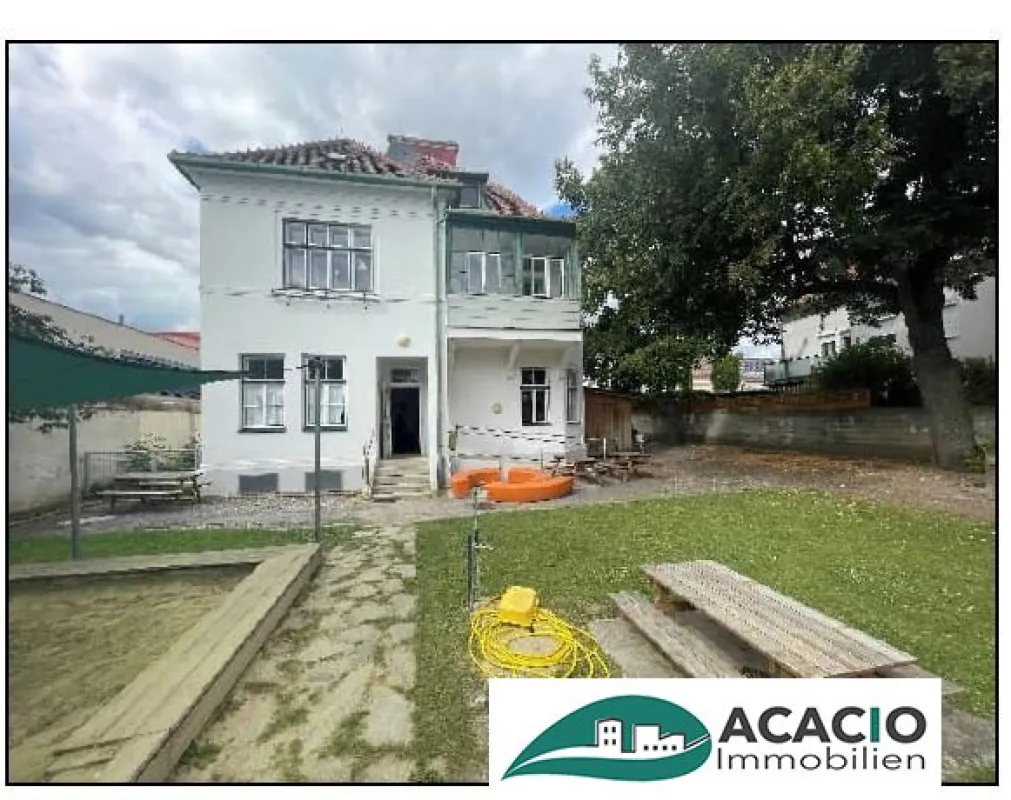 Liegenschaft im Herzen von Hollabrunn mit Entwicklungspotenzial - Bild 1