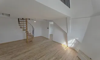 + Erstbezug+ BJ 1982++ Sanierte Dachgeschosswohnung + Galerie 22m² + Unter Sankt Veit U-BAHN +