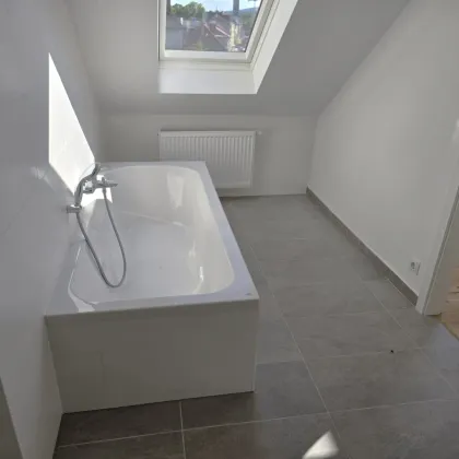 + Erstbezug+ BJ 1982++  Sanierte Dachgeschosswohnung + Galerie 22m² + Unter Sankt Veit U-BAHN + - Bild 3