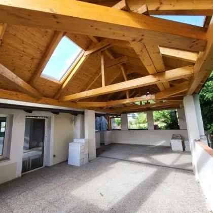 TOP PREIS-LEISTUNGS-VERHÄLTNIS + Charmantes und helles Landhaus in wundervoller Lage+ Sonniger Garten 1.620 m² + 6 Zimmern und 2 Zufahrten++ - Bild 3