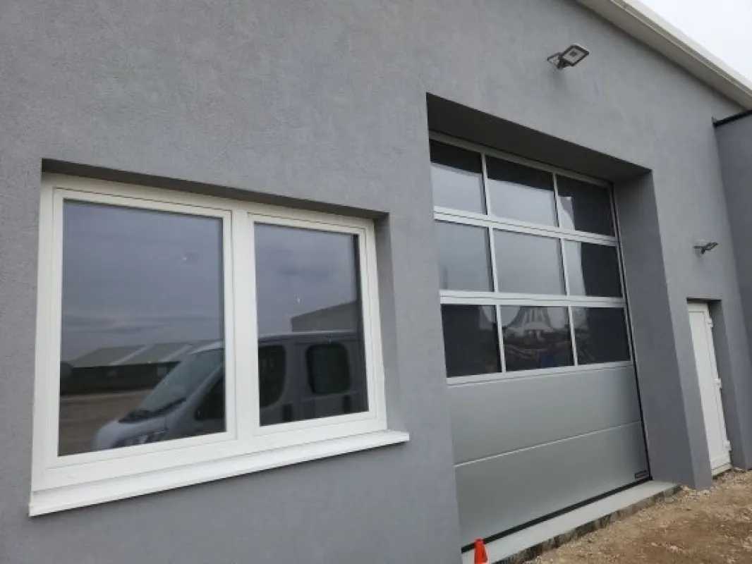 Top-Location: Vielseitig nutzbare Gewerbehalle in Wiener Neustadt - Bild 1