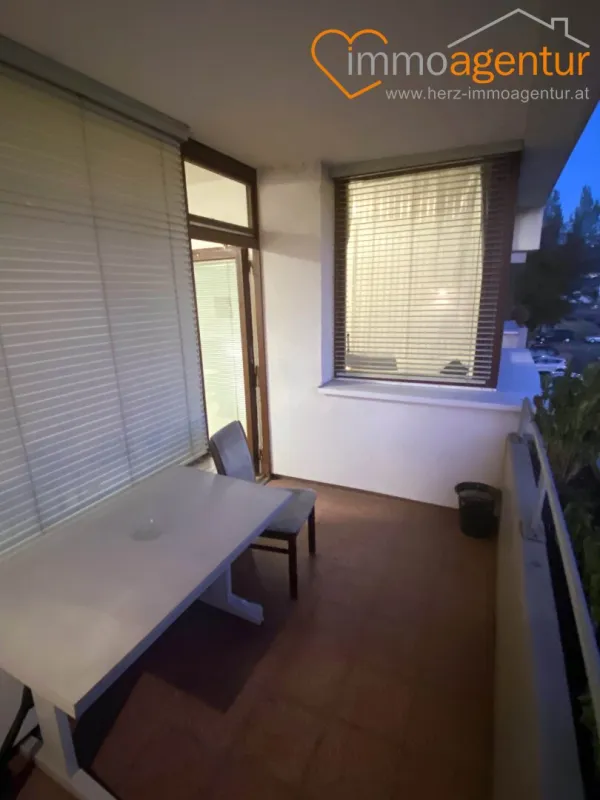 Familientraum! 4 Zimmerwohnung mit Loggia und Tiefgaragenplatz zum kaufen! - Bild 1
