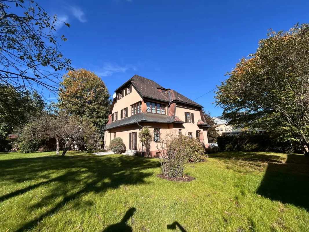 Villa! Elegante Zeitreise: Charmante Villa aus 1933 mit zeitlosem Flair! - Bild 1