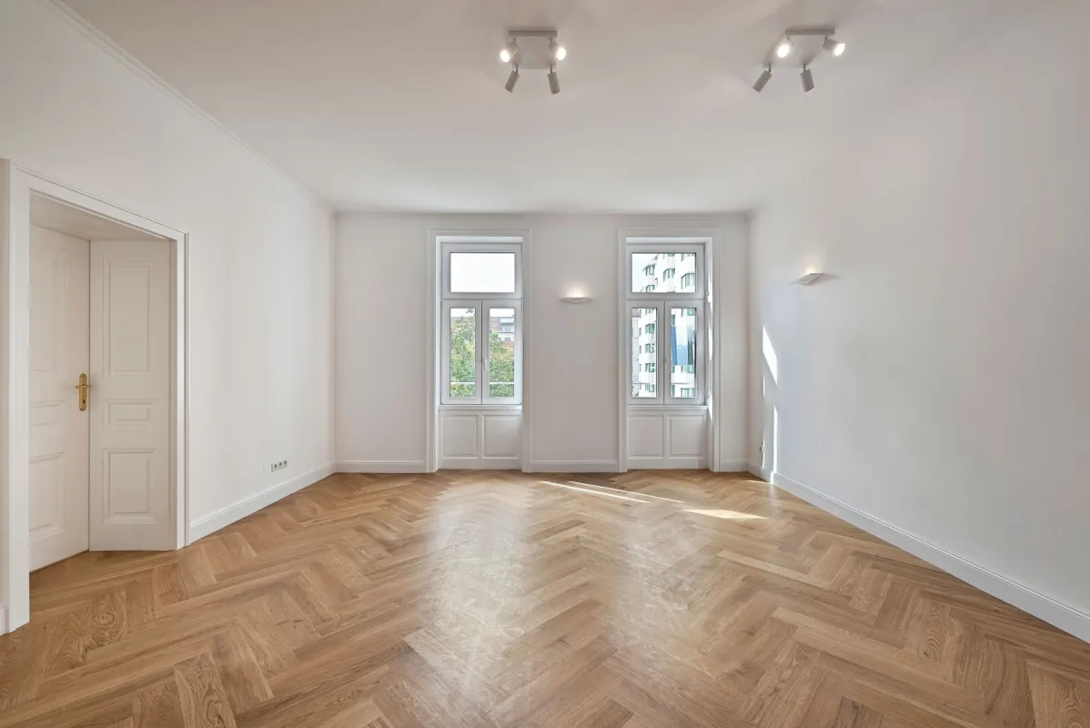 Erstbezug: helle Altbauwohnung mit gutem Grundriss! - Bild 1