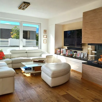 Wunderschöne Ausblicke bietet diese gepflegte Dachgeschosswohnung mit herrlicher Terrasse in Gisingen! Sie werden begeistert sein! - Bild 2