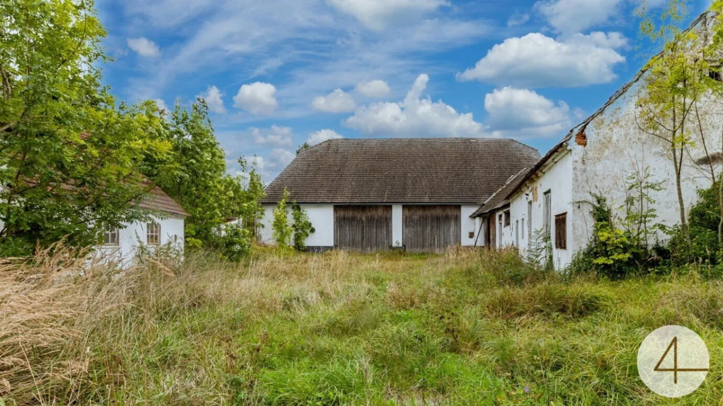Geschlossener Bauernhof mit großem Stadel! - Bild 1