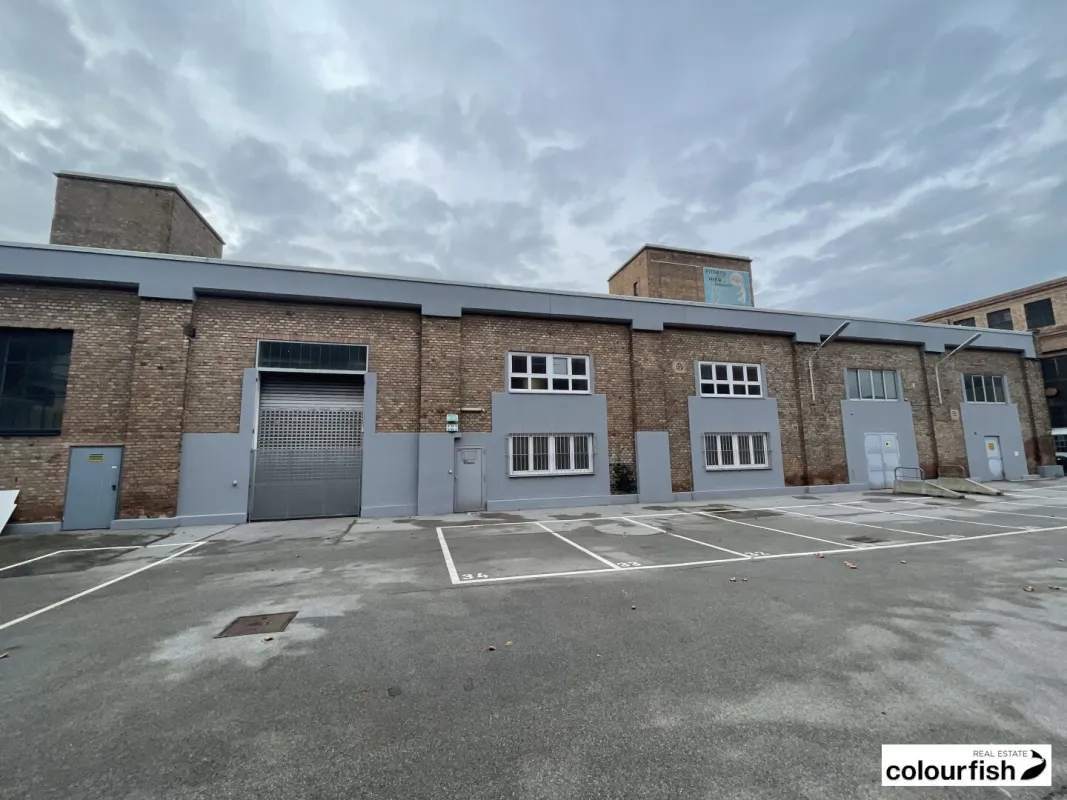 Flexible Erdgeschoßfläche in ehemaligem Fabriksgebäude - Bild 1