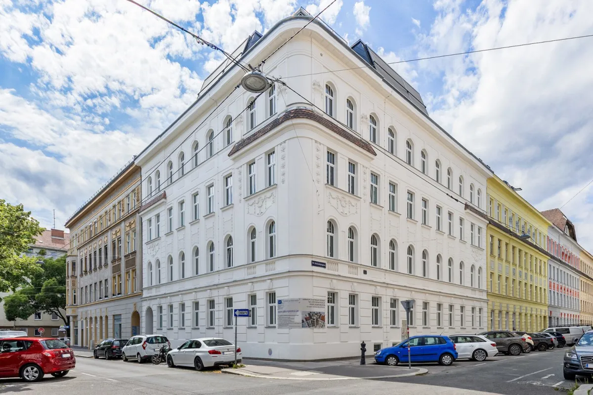 4-Zimmer-Altbaueigentumswohnung in generalsaniertem Altbau mit Balkon - Bild 1