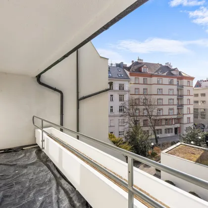 Generalsanierte Eigentumswohnung auf einer Ebene mit Terrasse - Gegenüber Sofiensäle - Bild 3
