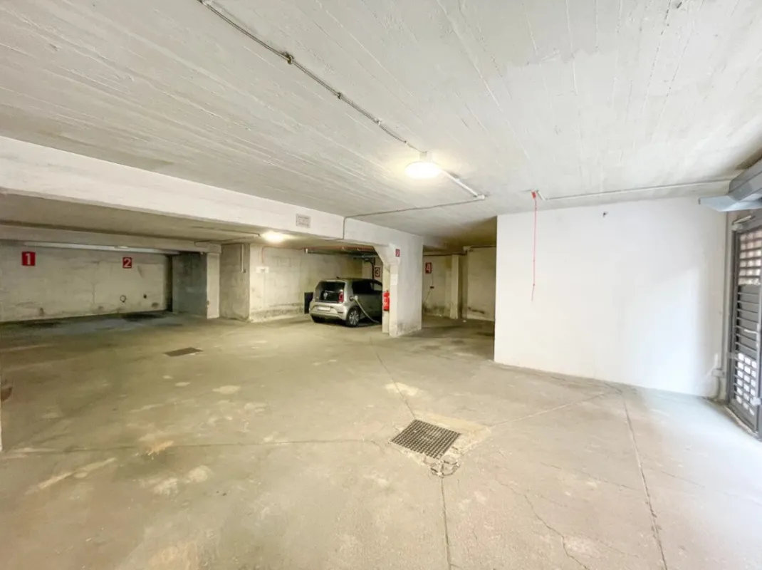 Tiefgaragenstellplatz in der Sonnenfelsgasse zu vermieten! - Bild 1