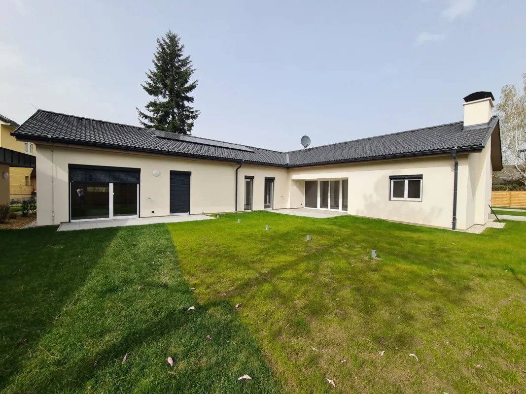 Erstbezug, schlüsselfertige Neubauwohnung mit Eigengarten Top 4 - Bild 1