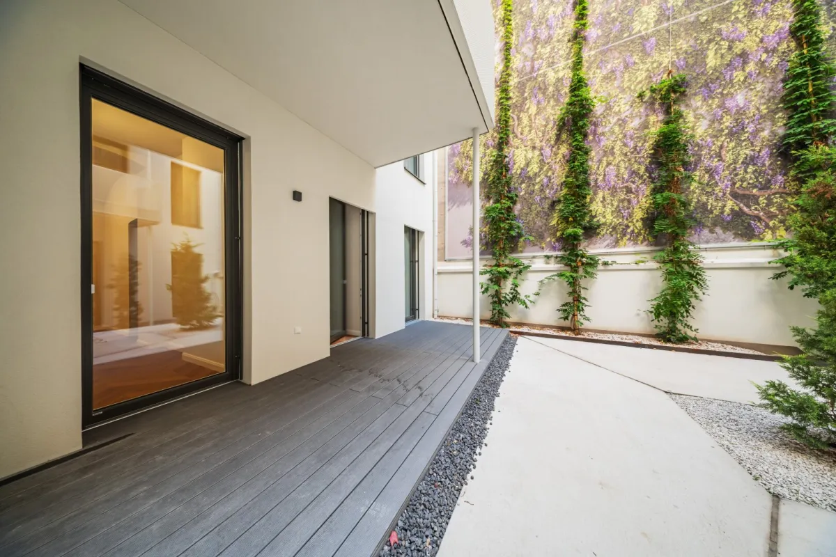 Apartment für Kurzzeitvermietung in revitalisiertem Altbau | ESSENZ NO. 1 - Die neue Avantgarde des Wohnens - Bild 1