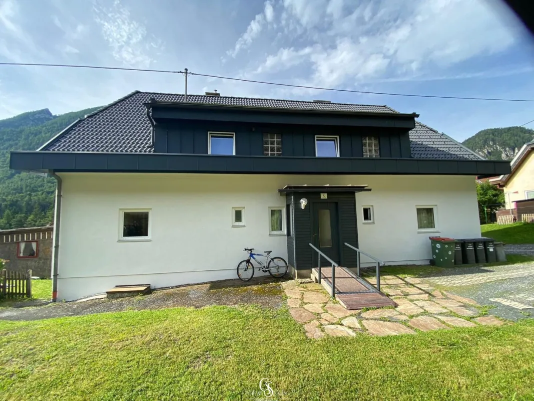 Perfekte Kapitalanlage: Mehrfamilienhaus mit Garten, Garagen und Top-Mieterträgen über 6% Rendite! - Bild 1
