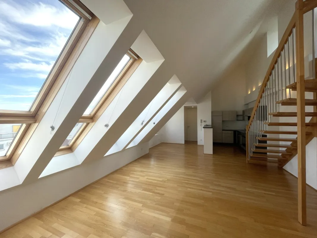 ÄUSSERE MARIAHILFER STRASSE: klimatisierte 3-Zi-DG-Maisonettewohnung mit Terrasse und Weitblick - Bild 1