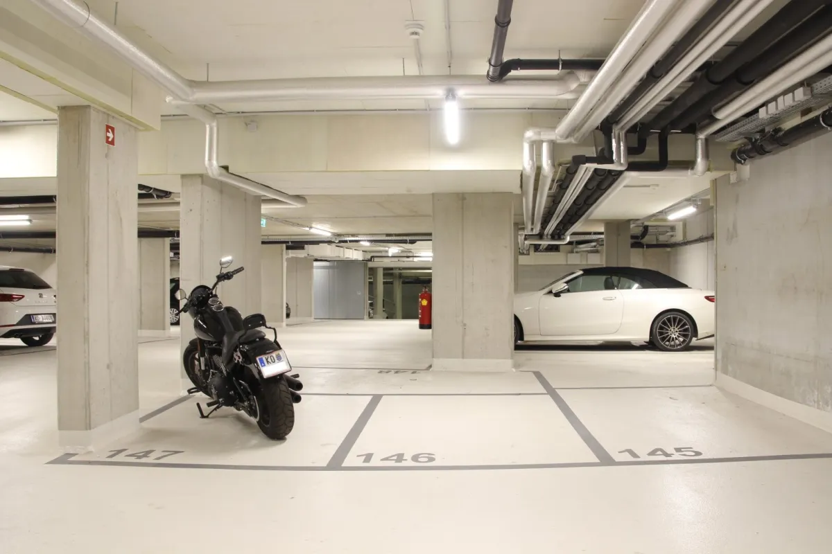 PROVISIONSFREI: MOTORRAD-STELLPLATZ IN TIEFGARAGE NÄHE BAHNHOF, KORNEUBURG ZENTRUM!! - Bild 1