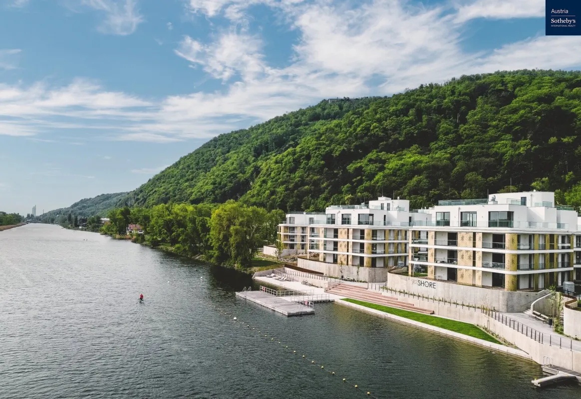 Wohn(T)raum am Wasser: Luxuriöse 3-Zimmer-Wohnung mit malerischem Blick - Bild 1