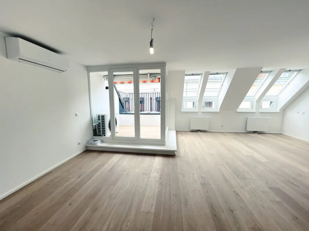 ERSTBEZUG nach Sanierung! Exklusive 3-Zimmer-Maisonette-Wohnung mit Terrasse in 1180 Wien - Bild 1