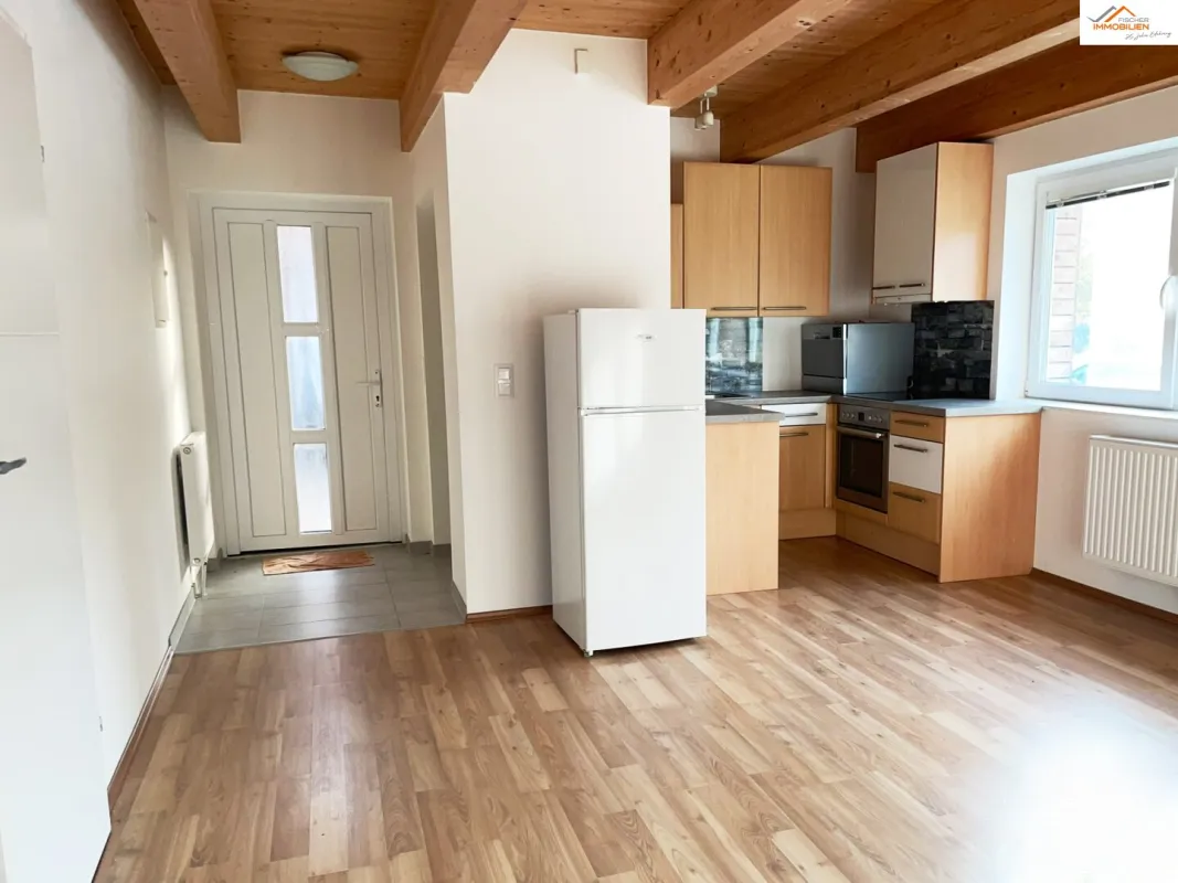 Neu sanierte Wohnung mit perfekter Anbindung an das öffentliche Netz - Bild 1