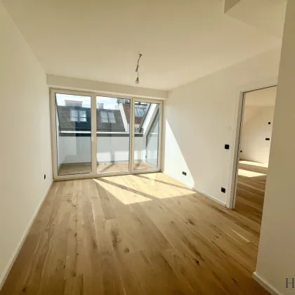 Über den Wolken - Traumhafte Neubau Maisonette-Dachgeschosswohnung mit Blick auf die Gloriette! - Bild 3