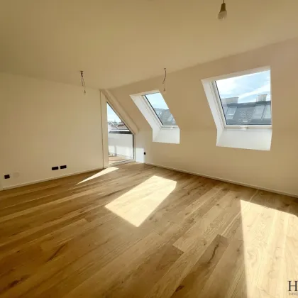 Über den Wolken - Traumhafte Neubau Maisonette-Dachgeschosswohnung mit Blick auf die Gloriette! - Bild 2