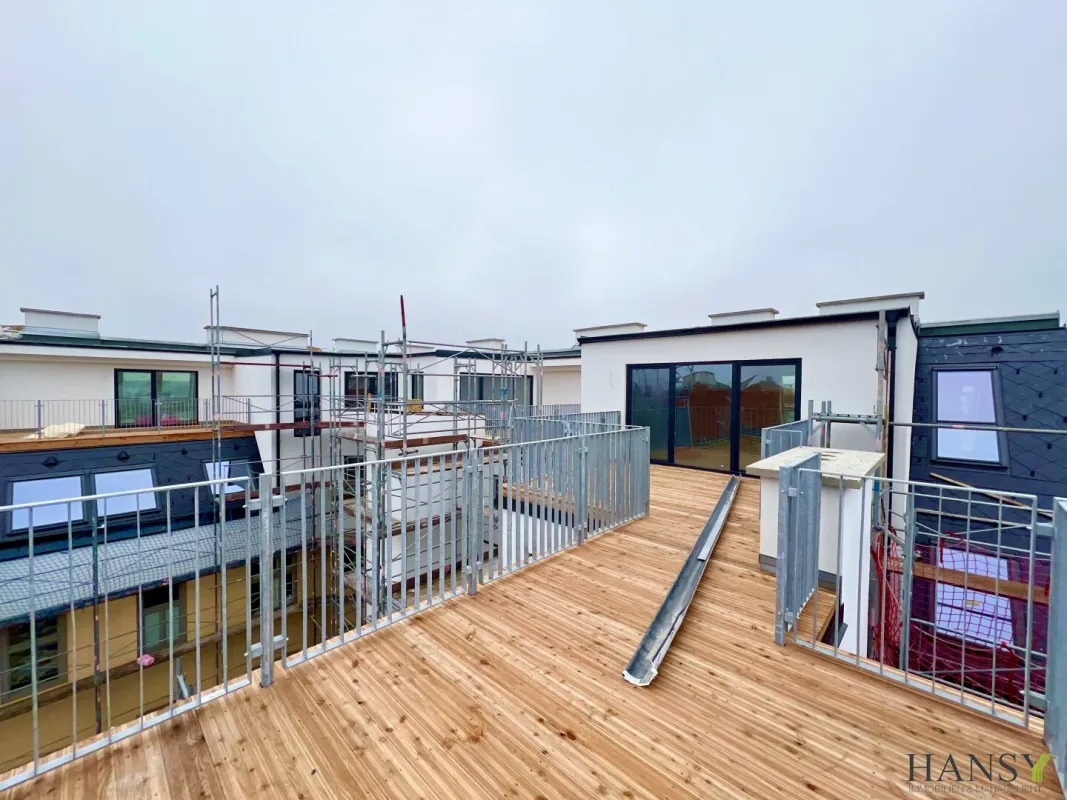 Über den Wolken - Provisionsfreie Maisonette-Dachgeschosswohnung mit 2 Terrassen und Blick auf die Gloriette! - Bild 1