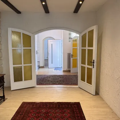 Großzügige Erdgeschosswohnung in Mödling – Perfekt für Wohnen, Büro oder Ordination | ZΞLLMANN IMMOBILIEN - Bild 2