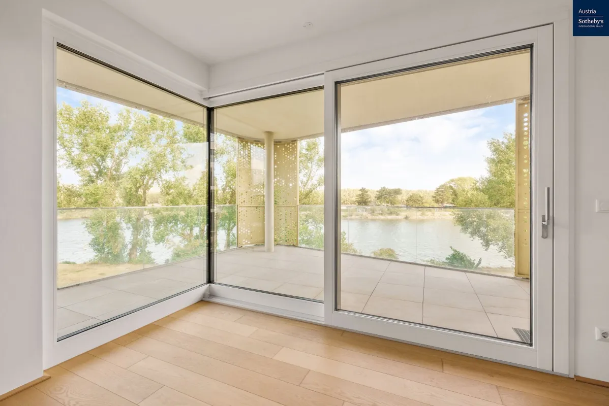Wohn(T)raum am Wasser: Elegante Wohnung über der Donau - Bild 1