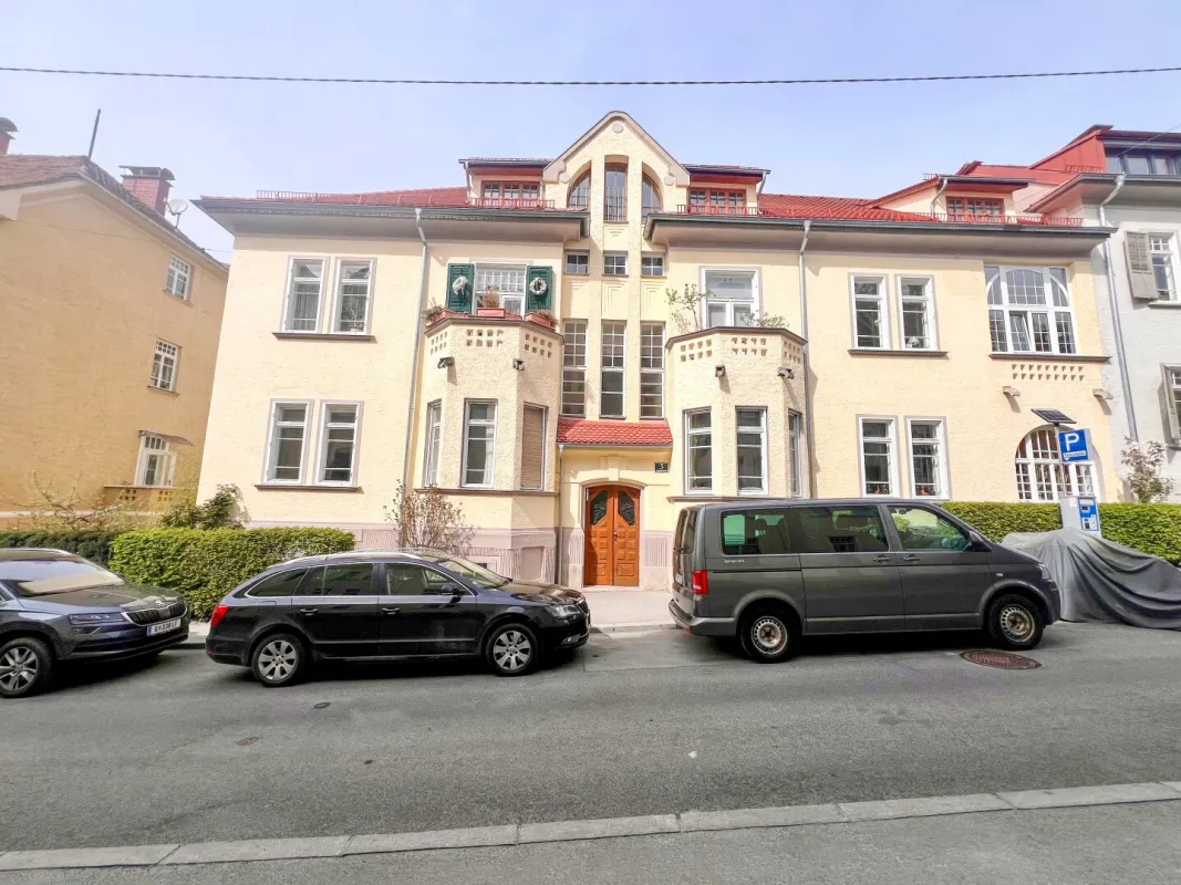 Attraktive 3-Zimmer-Wohnung mit Balkon in der schönsten Straße von Graz! - Bild 1