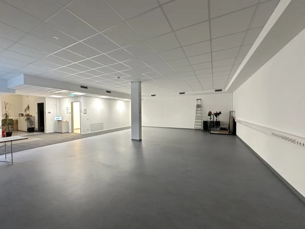 PROVISIONSFREI FÜR MIETER:INNEN! Moderne und flexible Bürofläche in attraktiver Lage – funktional und repräsentativ! Graz – Lend - Bild 1