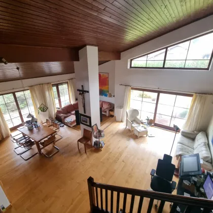 Einzigartiges Einfamilienhaus mit großem Garten und Doppelgarage - Bild 3