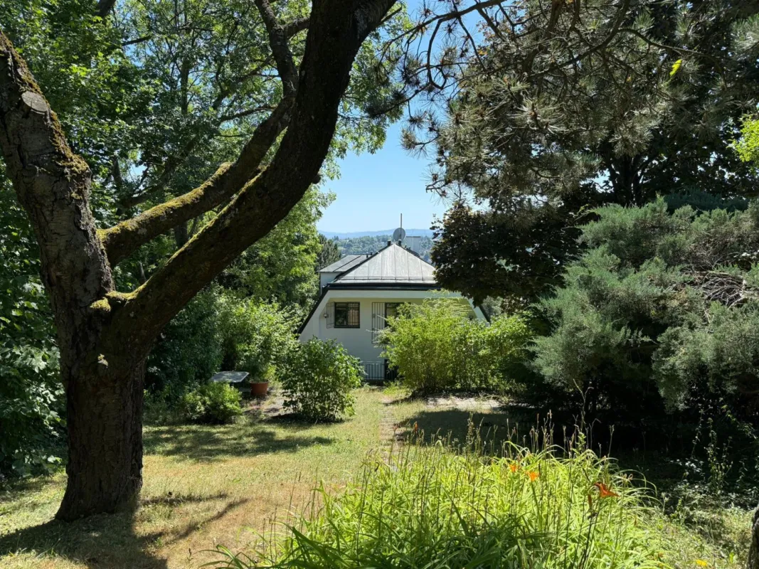 Villa mit einmaliger Aussicht in Bestlage - Bild 1