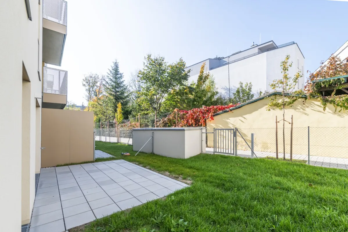 PROVISIONSFREI! Lichtdurchflutete Gartenwohnung inmitten der Stadt | 3 Zimmer zum Wohlfühlen | Tiefgarage - Bild 1