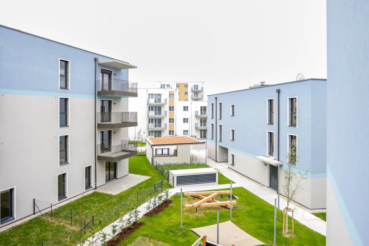 ERSTBEZUG "ein viertel grün" - traumhafte 3 Zimmerwohnung mit Freifläche und Tiefgaragenstellplatz in Wr. Neustadt - provisionsfrei - Bild 1