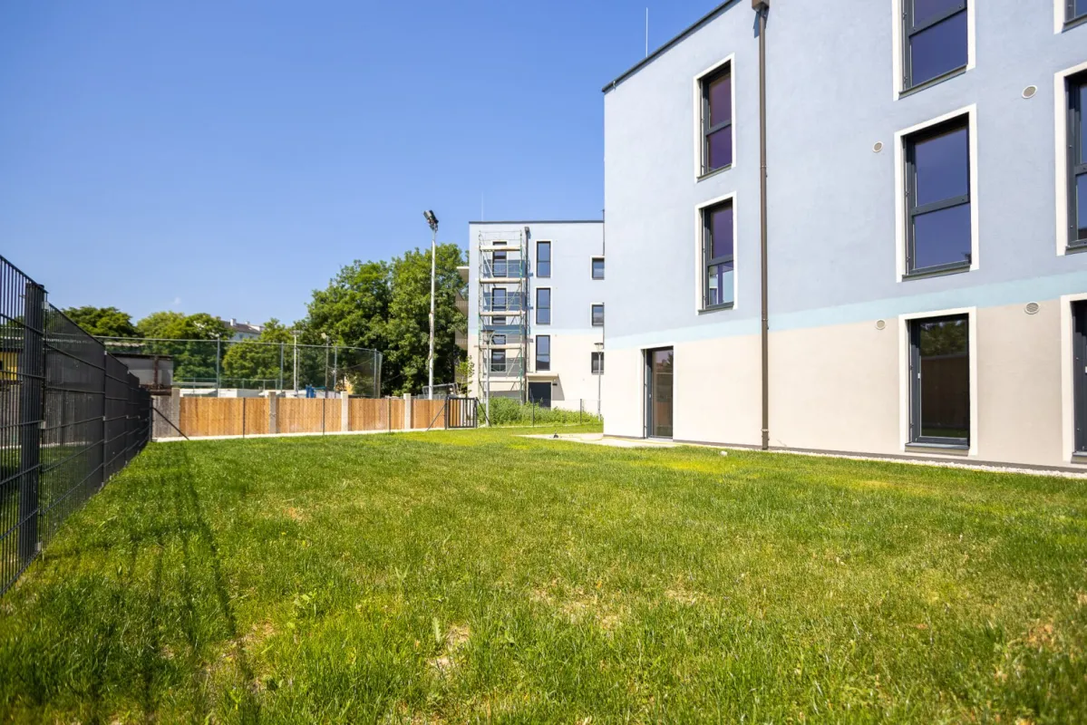 ERSTBEZUG "ein viertel grün" - herrliche 4- Zimmer Gartenwohnung in Wr. Neustadt mit Tiefgaragenstellplätzen - provisionsfrei - Bild 1