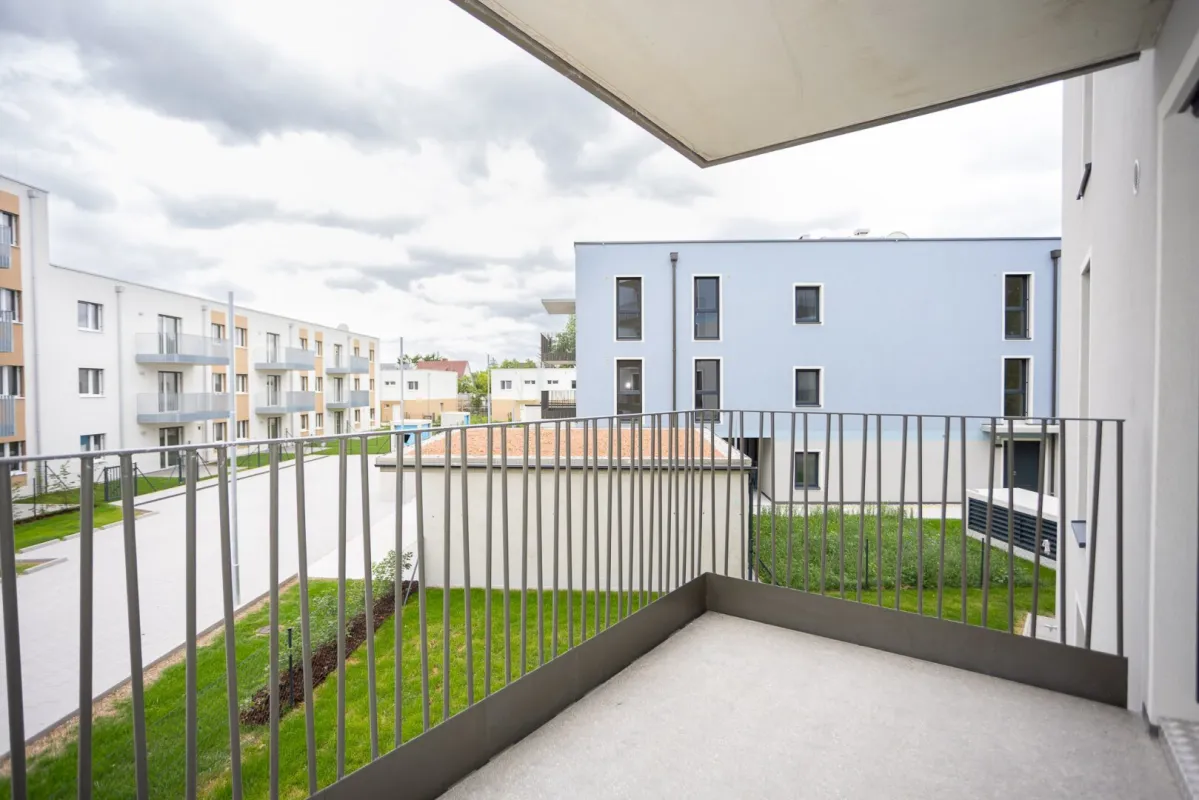 ERSTBEZUG "ein viertel grün" - traumhafte 2 Zimmerwohnung mit Balkon und Tiefgaragenstellplatz in Wr. Neustadt - provisionsfrei - Bild 1