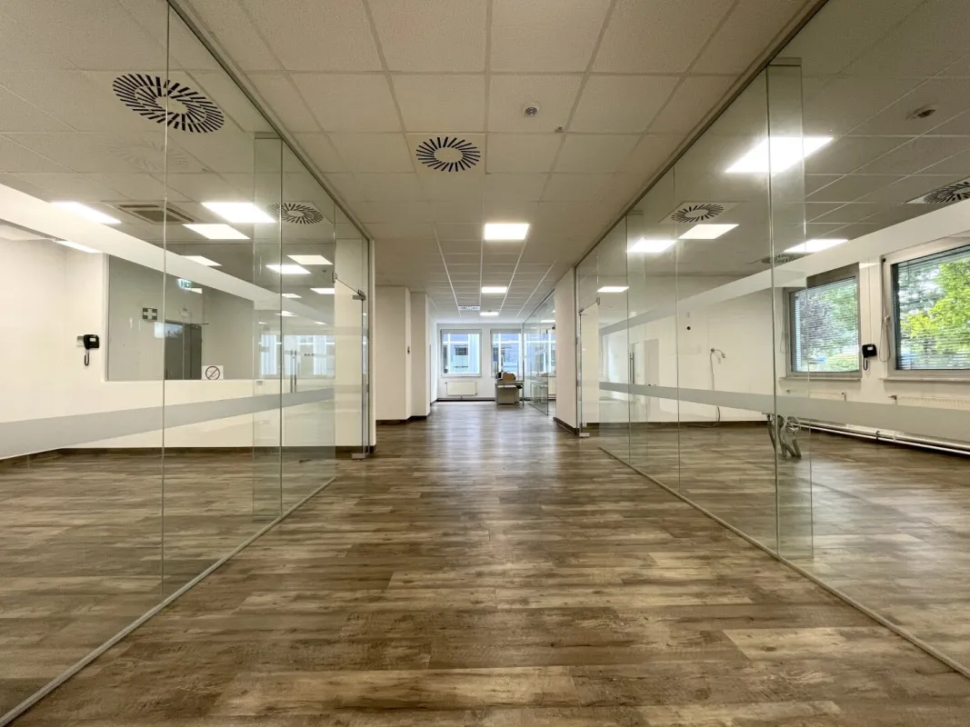 MODERNE BÜROWELTEN mit vielen Annehmlichkeiten IM PHILIPS-BUSINESS-KOMPLEX in Klagenfurt - Bild 1