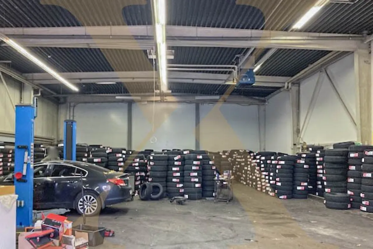 Lagerhalle mit 2 Rolltoren in Leonding zu vermieten! - Bild 1