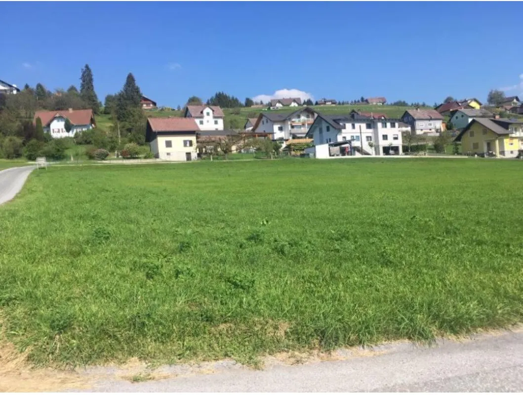 Voll aufgeschlossenes Baugrundstück in sonniger Lage in Stallhofen - 841 m² - Bild 1