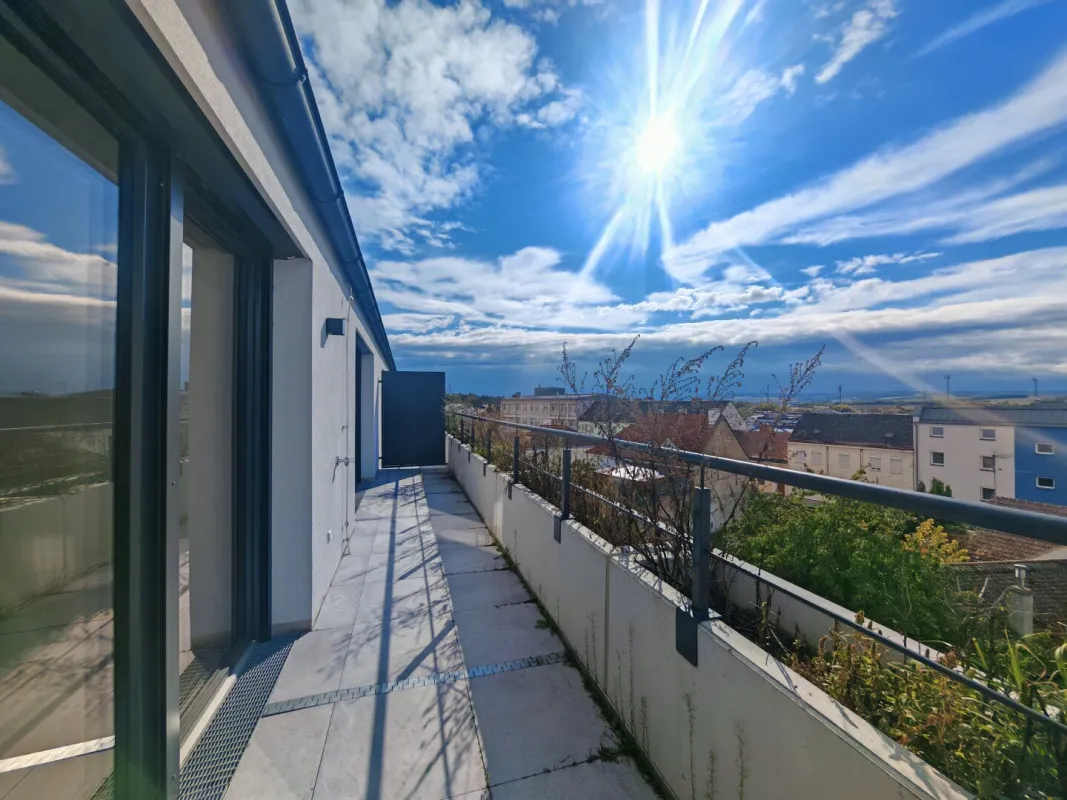Ruhige, helle Erstbezugswohnung mit Fernblick im Zentrum - Bild 1