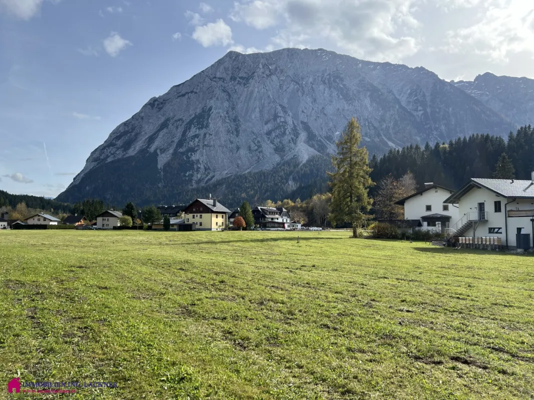 Grundstücke mit direktem Blick auf den Grimming - Südwest Ausrichtung - Bild 1