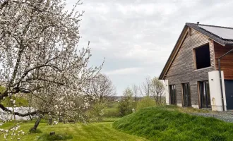 Landsehnsucht; hochwertiger Neubau mit vielfältigen Zu- und Ausbaumöglichkeiten auf 1,7 ha Grund