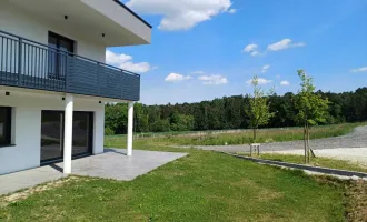 SONNE-RUHE-KOMFORT stilvoll wohnen im modernen Neubau mit Terrasse, Doppelcarport