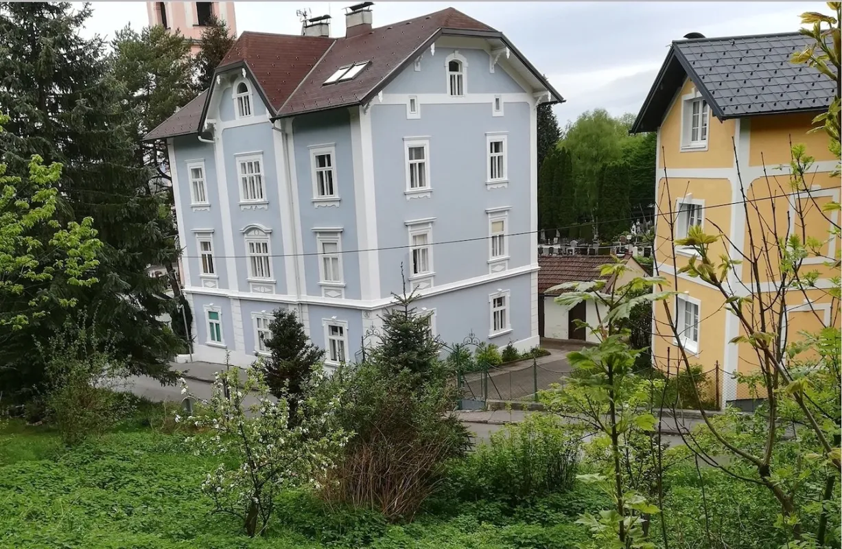 GNIGL: Romantische 2,5-Zimmer-Altbau-Wohnung - Bild 1