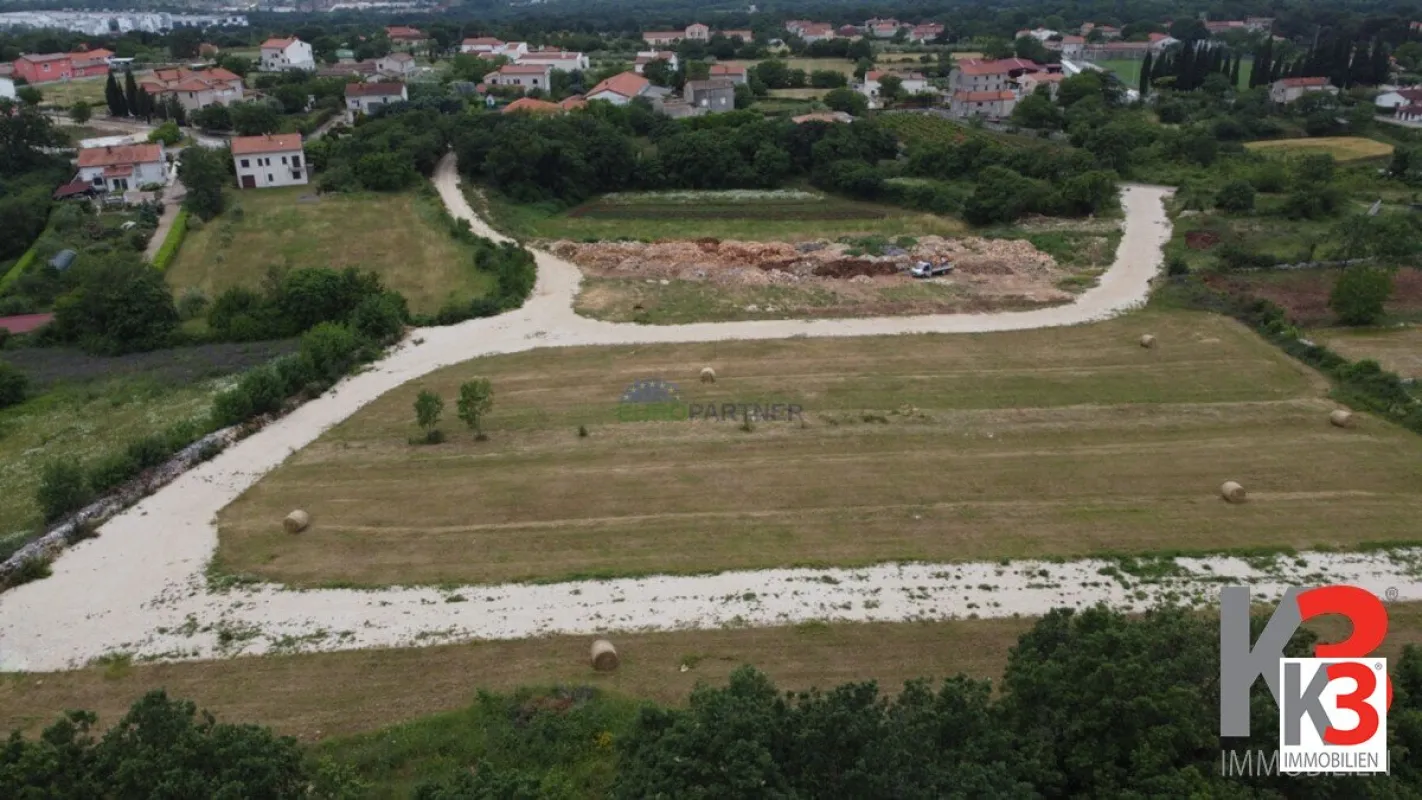 Weitere Baugrundstücke zum Verkauf, Raum Rovinj - Bild 1