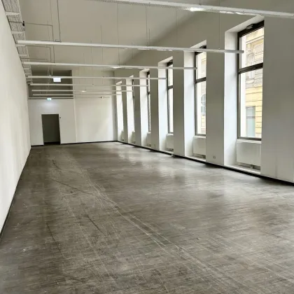 Praxis, Geschäft, Bürokombination, Große helle Front, Ladezone vor dem Geschäft, Schwerlastboden...zu vermieten - Bild 2