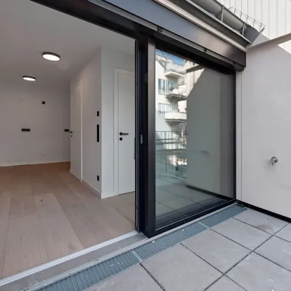 ERSTBEZUG mit TERRASSE! Komfortables Zwei-Zimmer-Dachgeschoß nächst Mittersteig und Margaretenplatz! - Bild 2