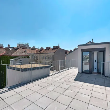 PENTHOUSE mit traumhafter DACHTERRASSE! Großzügig angelegter Erstbezug mit direktem Liftzugang - Bild 3