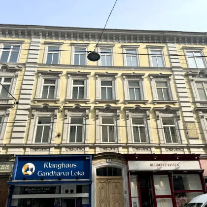 Toplage bei Neubaugasse und Mariahilfer Straße! Sanierungsbedürftiger 3-Zimmer-Altbau im 2. Stock - Bild 2